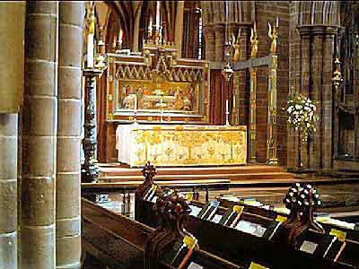 Chestertourist.com - The High Altar in Chester Cathedral 1